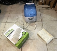 Vicks V3100-CAN 1.0Gal Cool Mist Humidifier With 4 Filters Evaporative