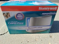 Honeywell Humidifiier HCM-350 White Antibacterial Dishwasher Safe. Brand NEW!