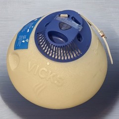 Vaporizer Humidifier Vicks WarmSteam 1.5 gallon capacity night light Used 1 time