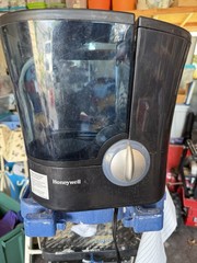Honeywell – Warm Mist Humidifier HWM950BV2