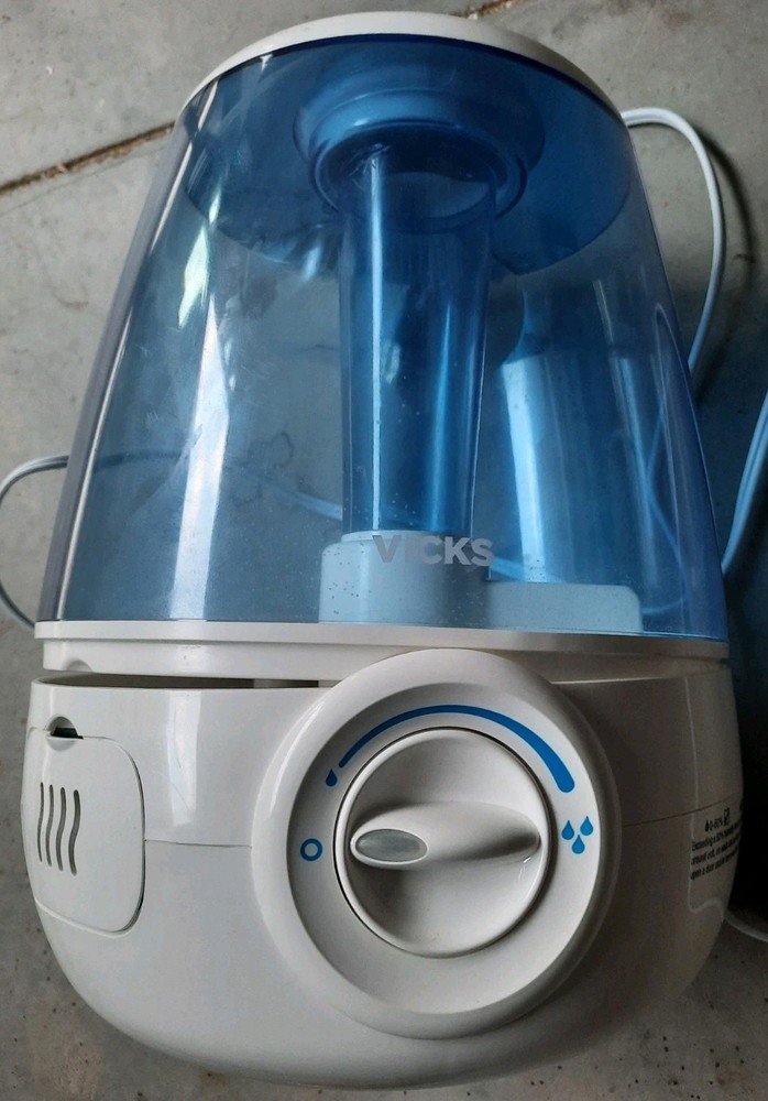 Vicks V4600 1.2gal. Cool Mist Humidifier Used