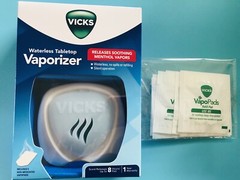 Vicks Waterless Tabletop Vaporizer Model V1800-BXN + 8 Refill Pads