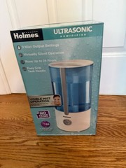 Holmes Ultrasonic Tabletop Cool Mist Humidifier 1.0 Gal 250 sq ft Quiet 3-Speed