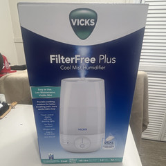 Vicks FilterFree Plus Cool Mist Tabletop Humidifier White 1.2 Gal 400 sq ft