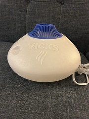 Vick’s 1.5 Gallon Warm Steam Vaporizer With Built-In Night Light Model V150SGN