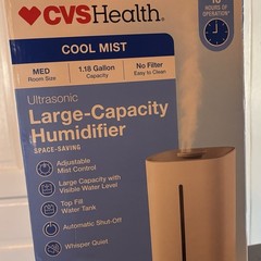 NEW IN BOX. Cool Mist Humidifier. Large Capacity/Easy Top Fill Tank.