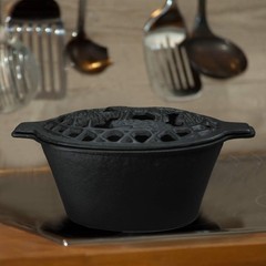 Woodstove Steamer Stove Humidifier Cast Iron Lattice Top Rust 2.3 Quart