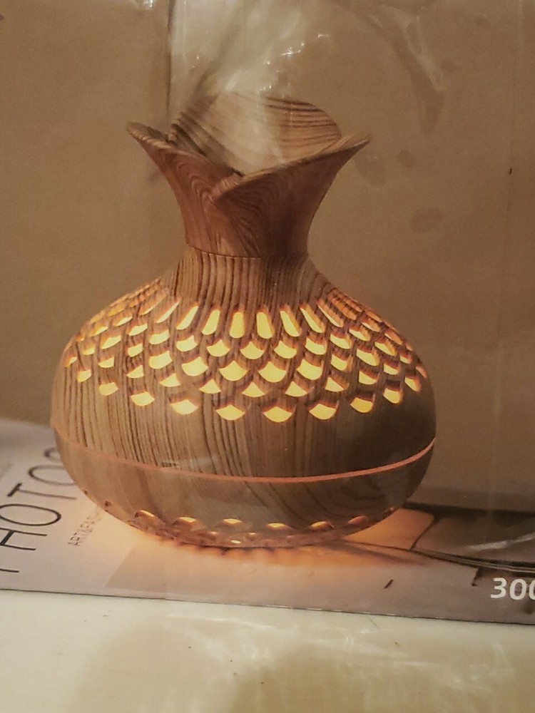 Wood Grain Flower Humidifier Night Lamp 300 ML Capacity 2 Spray Modes New In Box