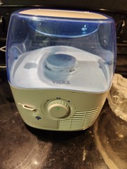 Vicks V4600 1.2gal. Cool Mist Humidifier