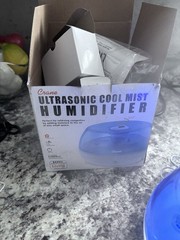 0.2 Gal. 2-in-1 Ultrasonic Cool Mist Humidifier & Aroma Diffuser for Small Rooms