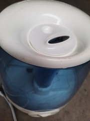 Vicks V4600 1.2gal. Cool Mist Humidifier Used