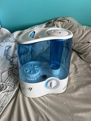 Vicks Ultrasonic Cool Mist Humidifier – White/Blue (V5100NS)