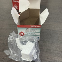 2 Boxes Honeywell Demineralization Cartridge Q HDC-200PDQWMTNew READ BEFORE BUY