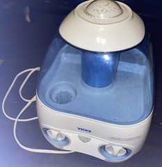 Vicks Starry Night Cool Moisture Humidifier, V3700, Blue