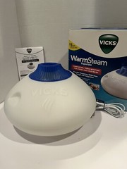 Vicks WarmSteam (V150SGN) 5.6 L Night Light Auto-Shut Off Vaporizer – White
