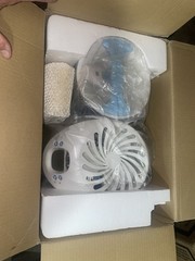 Honeywell Cool Moisture HCM-560 Humidifier With Remote Control New Old Stock !
