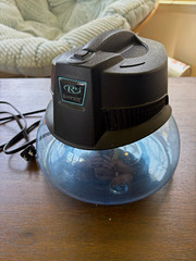RainMate Evaporative Humidifier Auto Shut Off, Small Room, Black/Clear