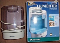 Duracraft 2.3 Output Per Day Gallon Natural Cool Moisture Humidifier HTF