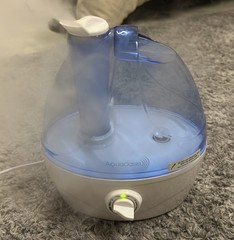 AquaOasis Cool Mist Humidifier 2.2L Large Capacity Tank 12-24 Hr
