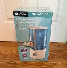 Holmes Ultrasonic Tabletop Cool Mist Humidifier 1.0 Gal 250 sq ft Quiet 3-Speed