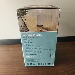 Mini Cool Mist Humidifier 8.45 ft.oz/ 250ml White Geniani, New Sealed, Free Ship
