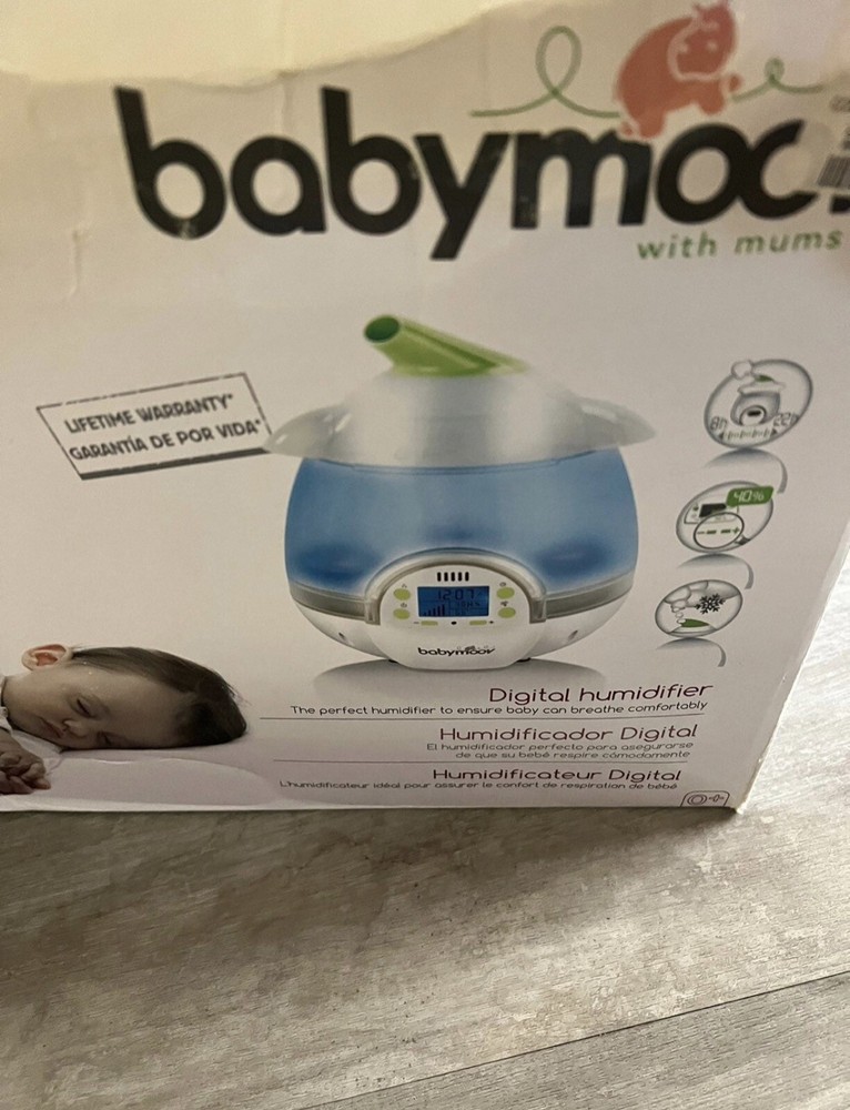 BABYMOOV DIGITAL HUMIDIFIER IN GREEN/WHITE