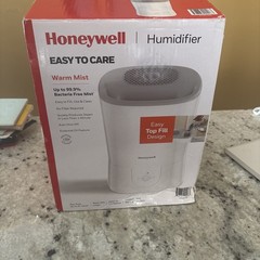 Honeywell Humidifier Easy To Care Warm Mist HMW440WV1 White