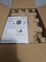 (1)-Honeywell Quiet Comfort Small/Med Room Cool Mist Humidifier HEV320B New