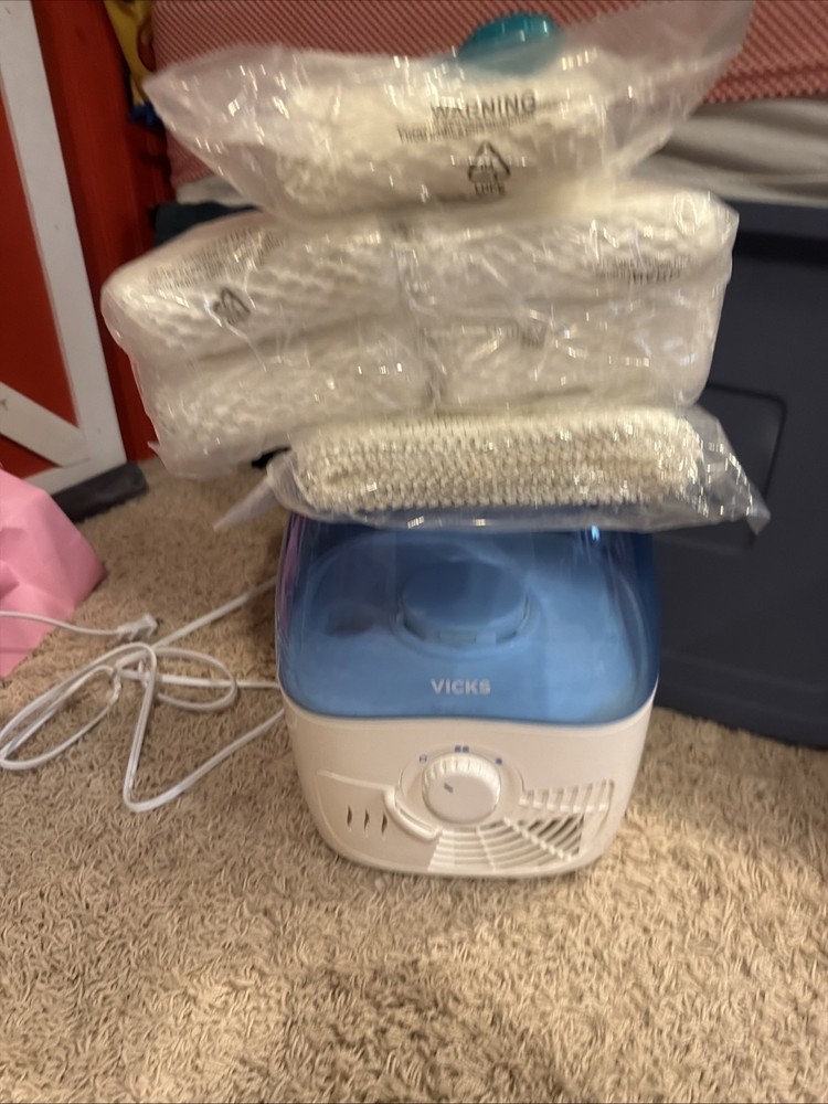 Vicks Cool Mist Humidifier For Small Room With 6 Filters And Fish Cleaner