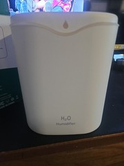 Brand New 2000ml H2O water drop double jet humidifier – box is slightly dented
