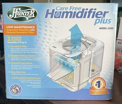 Hunter – Care Free Humidifier Plus – #33200 – 2 Gallon Output – 1175 Sq Ft