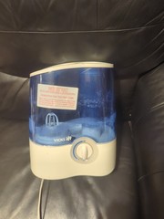 Vicks V5100N Ultra-sonic Humidifier, 1 Gallon, Auto Shut-Off, Filter-Free
