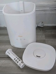 Crane Cool Mist 2.1 Gal Top Fill Humidifier & Aroma Diffuser 500 sq. Ft. EE6909