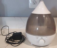 LED ULTRASONIC HUMIDIFIER 1.3L Capacity Tear Drop Shape Slightly Used Perfect