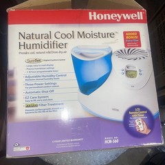 Honeywell Cool Moisture HCM-560 Humidifier With Remote Control New Old Stock !