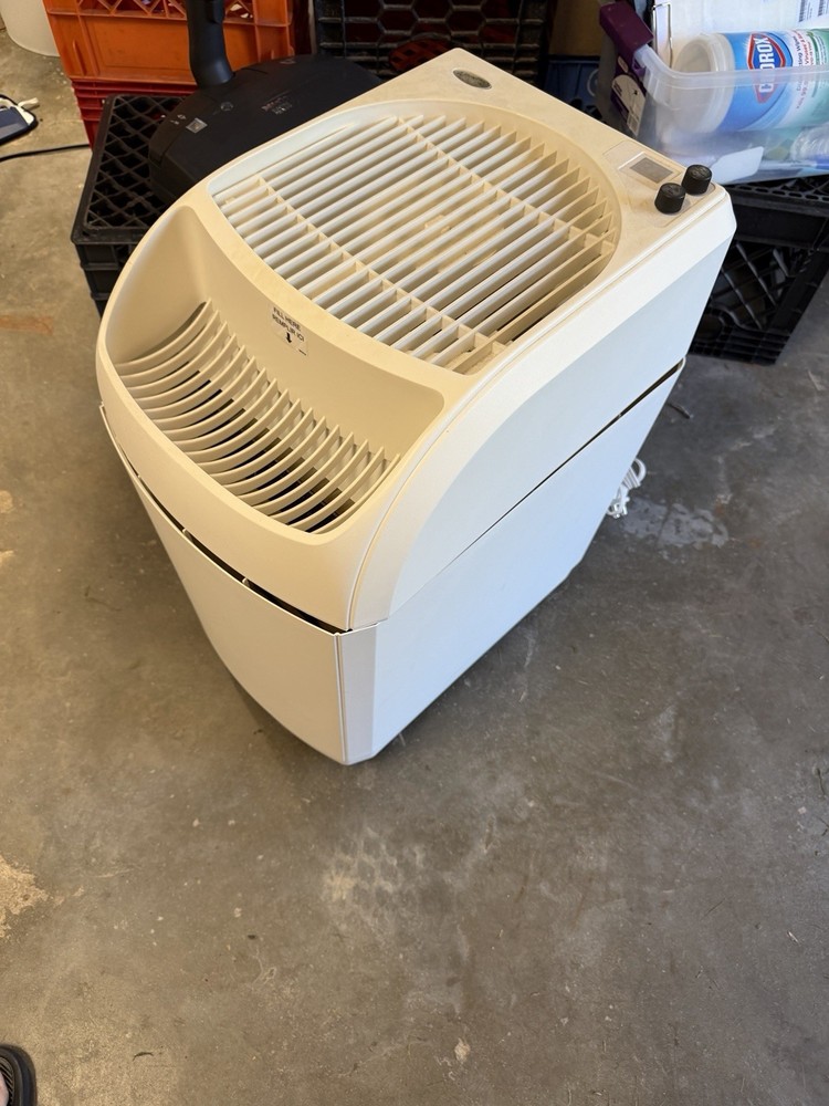 AIRCARE 6 Gal Evaporative Humidifier Whole House Moisture Control Bf1