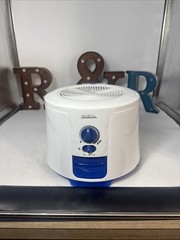 Sunbeam Scm4100 0.7 Gallon Cool Mist Humidifier for your Home Sealed NEW