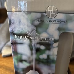 HUNTINGTON HOME COOL MIST ULTRASONIC DIFFUSER NEW Beige Two Mist Modes