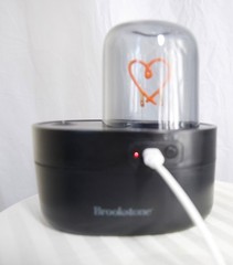 Cool Mist Humidifier/mini Night Lamp, Heart Magenta LED Light.3 perf. 5V, corded