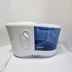 Vicks Filtered Cool Mist Humidifier 1.1  Gal 24 HR Run Time
