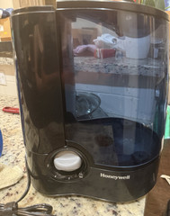 Honeywell HWM845B Warm Mist Humidifier, Automatic Shut Off, Quiet, Black